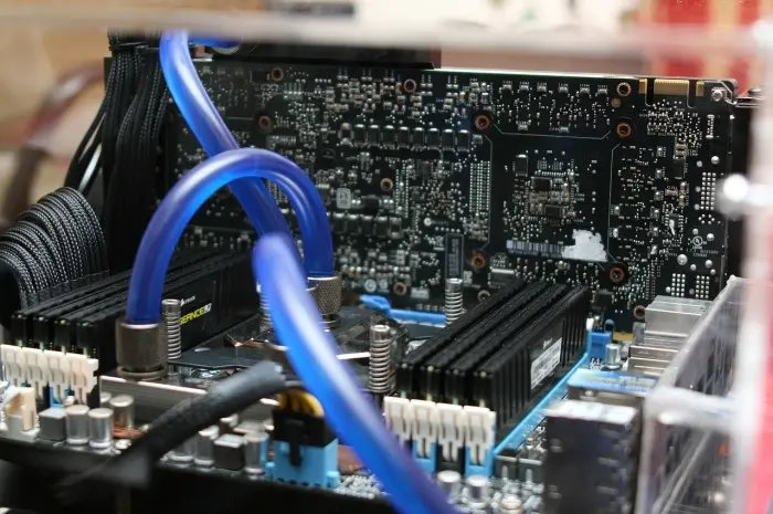 Komponen Utama Motherboard