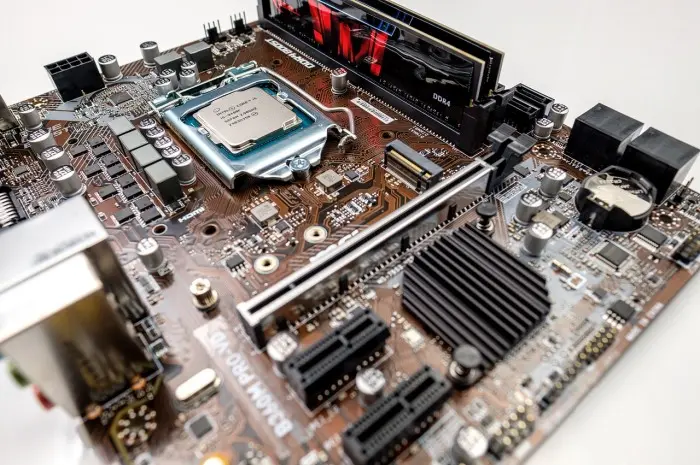 Perbandingan Jenis-Jenis Motherboard